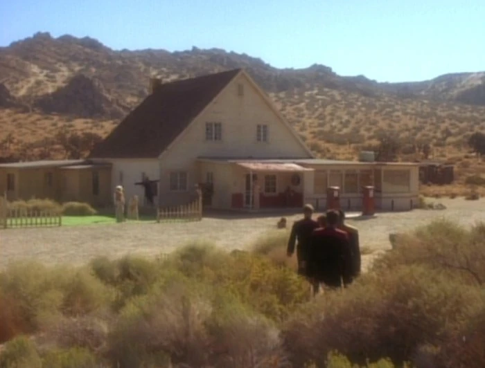 Q_Continuum_ranch_house.jpg