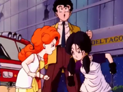 Angela diciendole el secreto a Videl