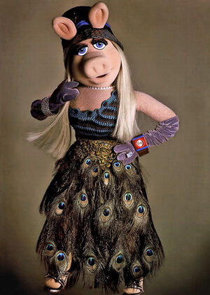 Prada-MissPiggy-(2005)-NEW