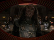 Klingonischer Captain konfisziert die Groumall