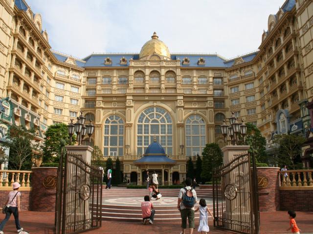 tokyo disneyland toy story hotel