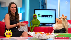 SAT.1-Frühstücksfernsehen-Kermit-Piggy-SimonePanteleit-(2012-01-20)