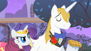 Rarity and Blueblood -at least SOMEPONY has good manners- S01E26