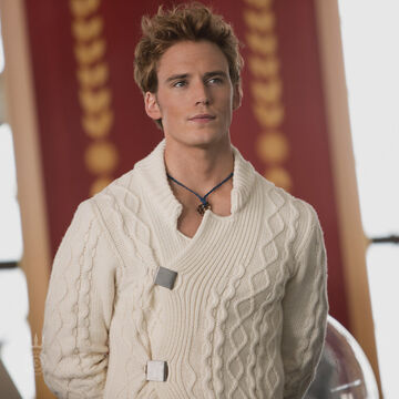 360px-Finnick-Capitol-Couture-600x600.jpg