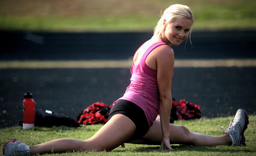 Rebekah-and-lulemon-athletica-run-for-your-life-tank-gallery