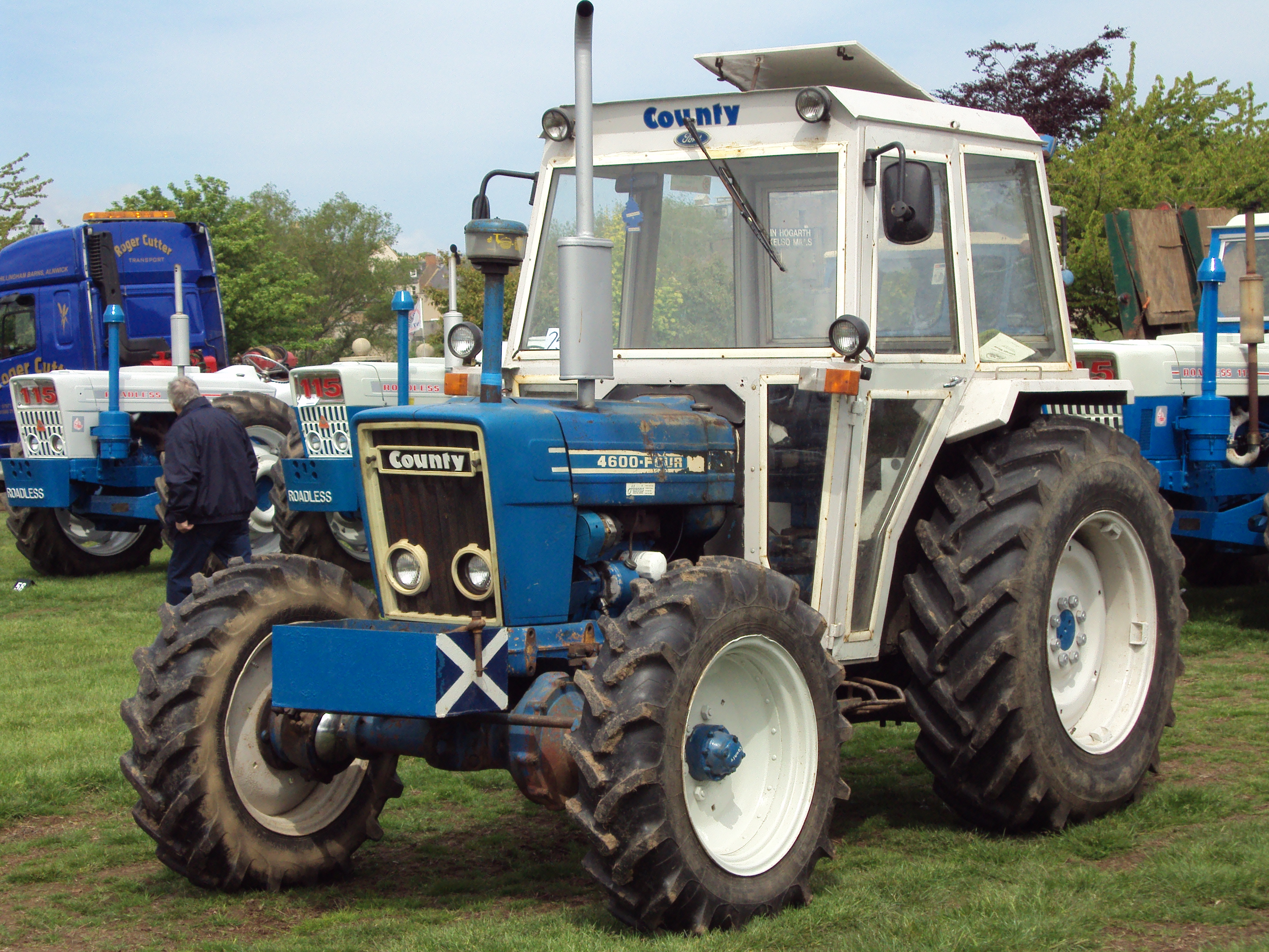 Ford 4600 tractor wikipedia #1