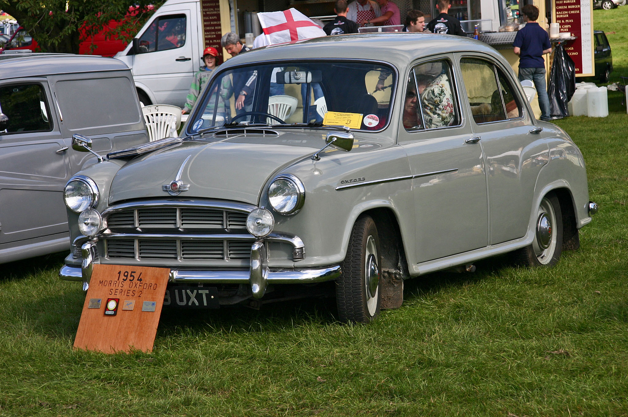 Morris Oxford - Tractor & Construction Plant Wiki - The classic vehicle ...